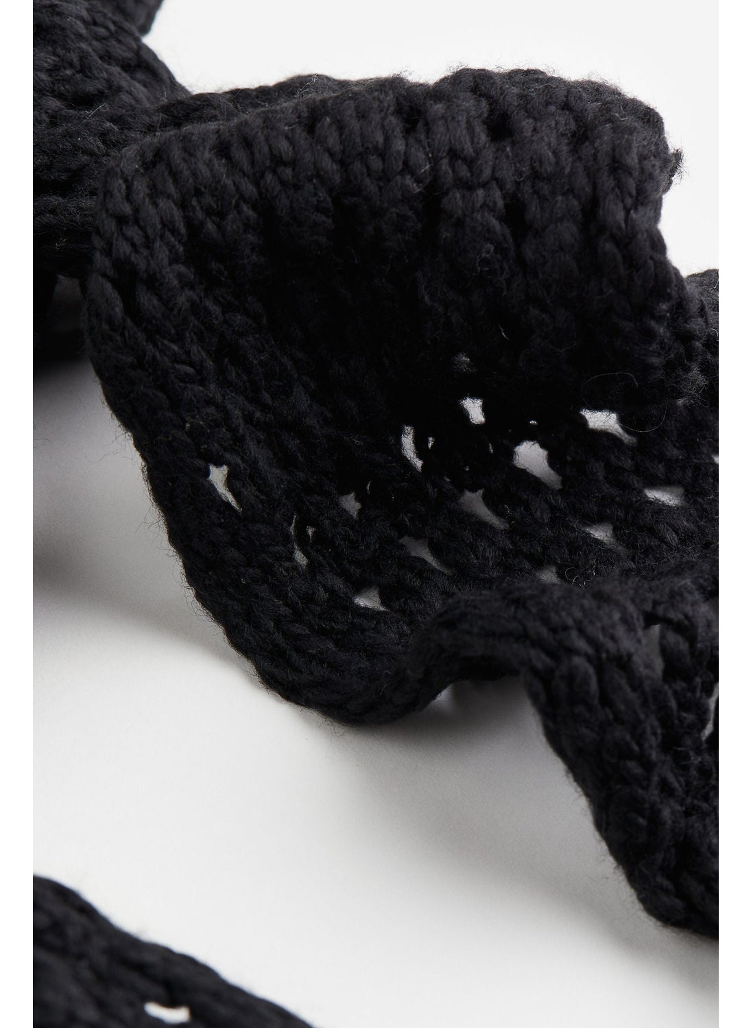 buy-h-m-slim-hole-knit-scarf_e7d