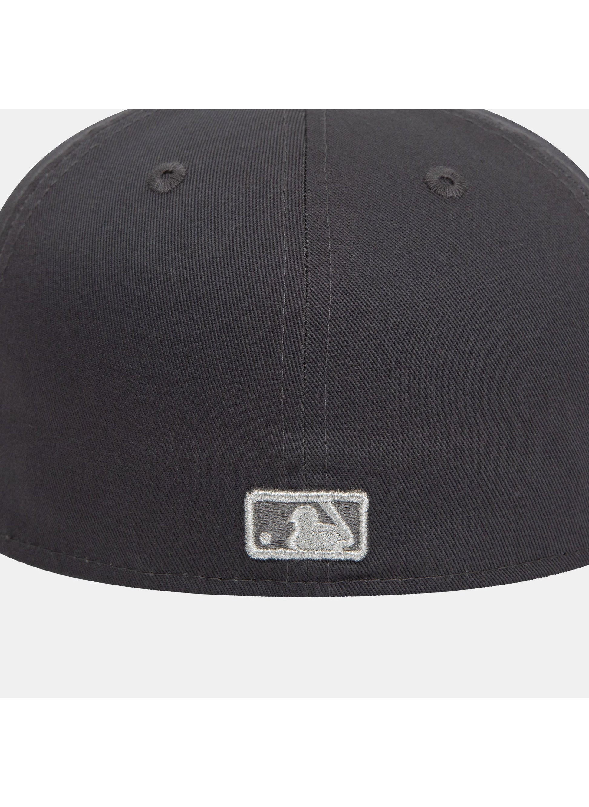 buy-new-era-men-s-mlb-new-york-yankees-metallic-outline-59fifty-cap_ool