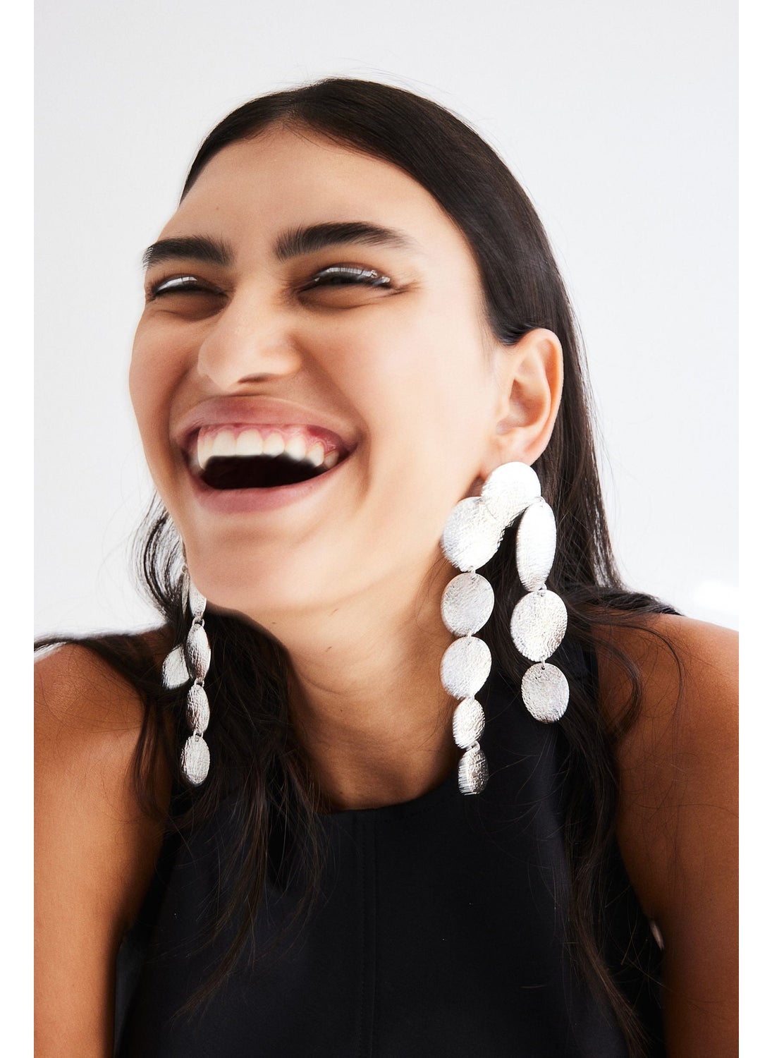 buy-h-m-metal-disc-pendant-earrings_dq5