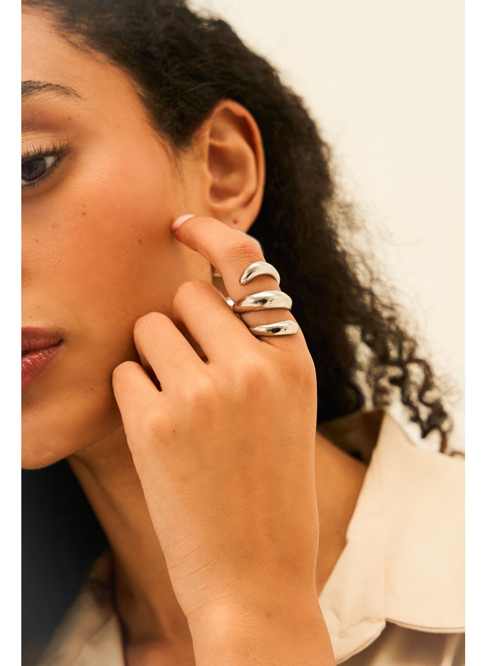 buy-noya-sylvie-twisted-silver-ring_r99