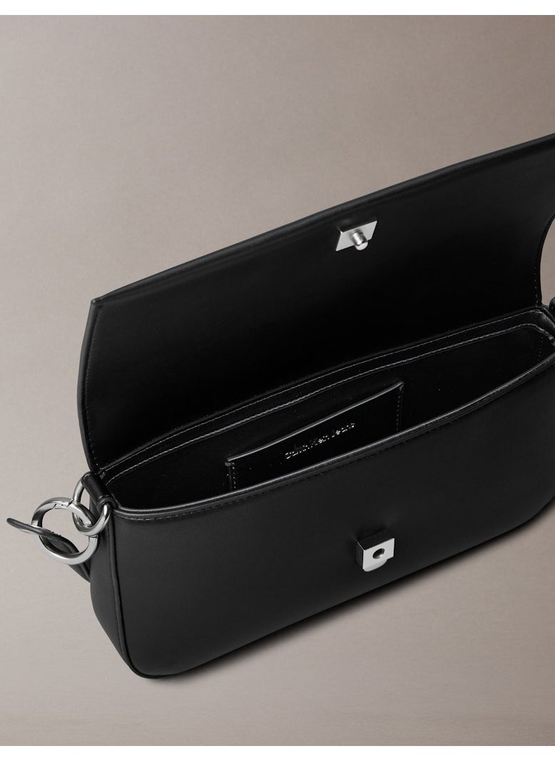 buy-calvin-klein-jeans-logo-detailed-shoulder-bag_a10