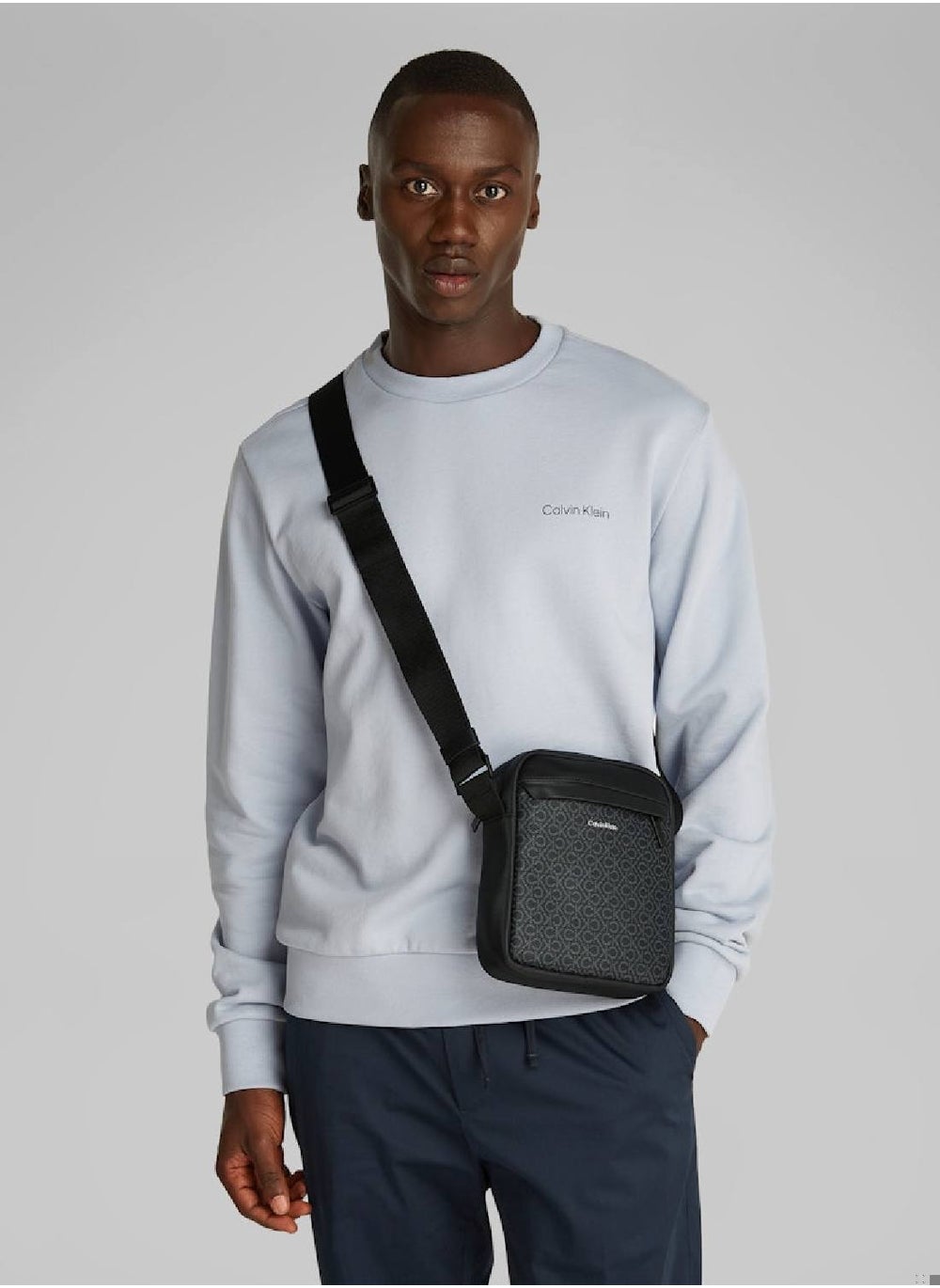 buy-calvin-klein-logo-reporter-bag_urr