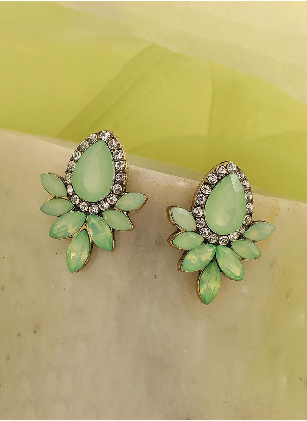 buy-sohi-party-drop-earrings_e8x