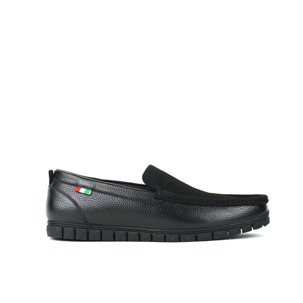 buy-milano-lukakash-flat-shoes-slip-ons_ylv