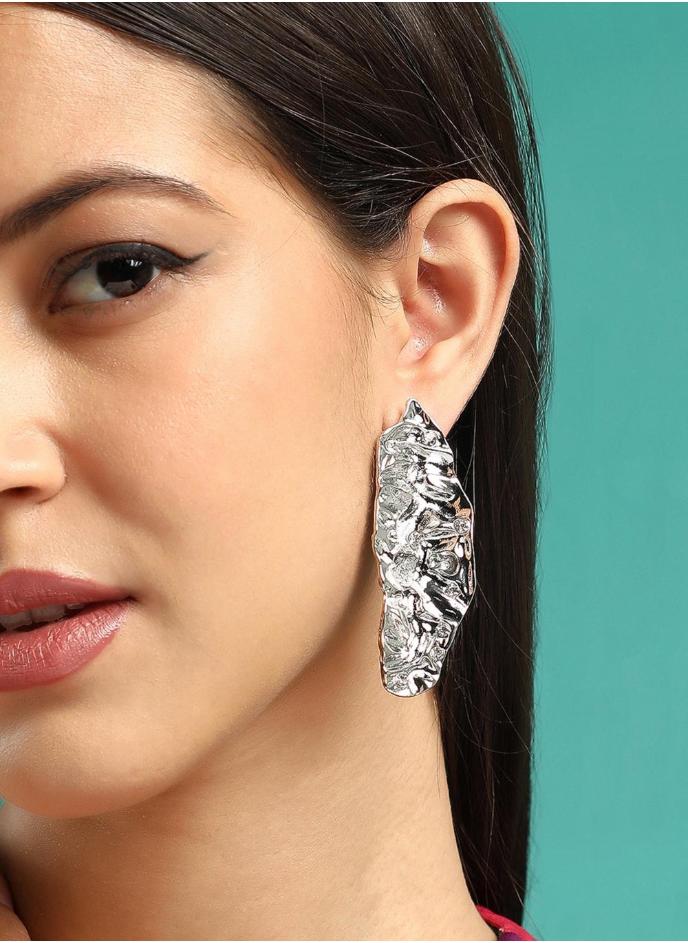 buy-sohi-stone-studded-contemporary-foglia-drop-earrings_8ns