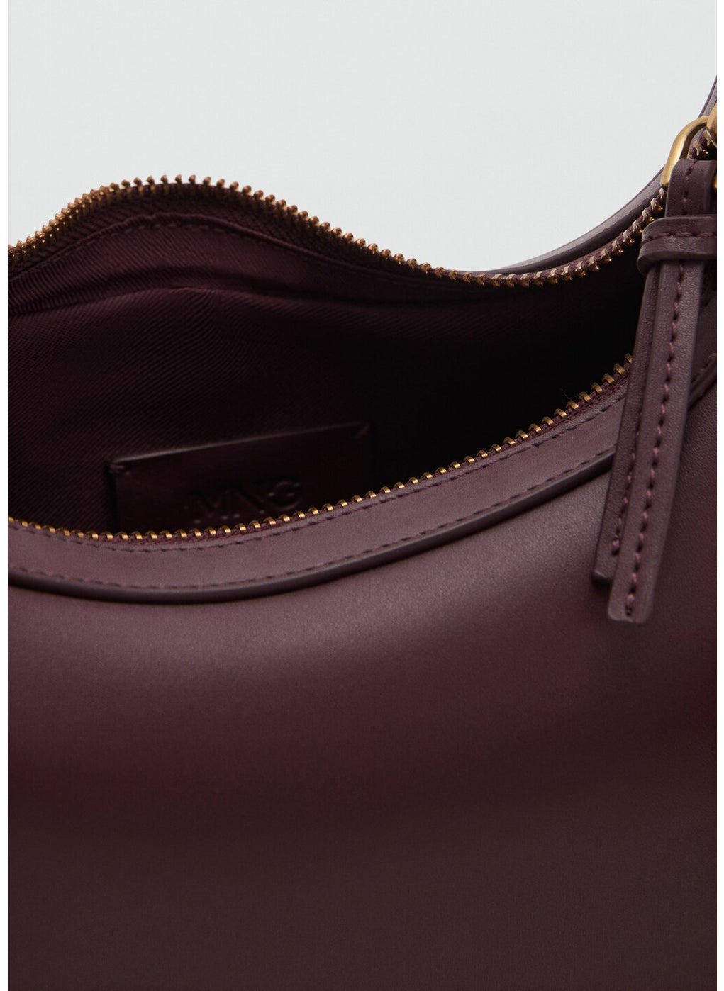 buy-mango-oval-shoulder-bag_7l7