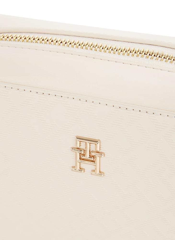 buy-tommy-hilfiger-camera-bag_e5y