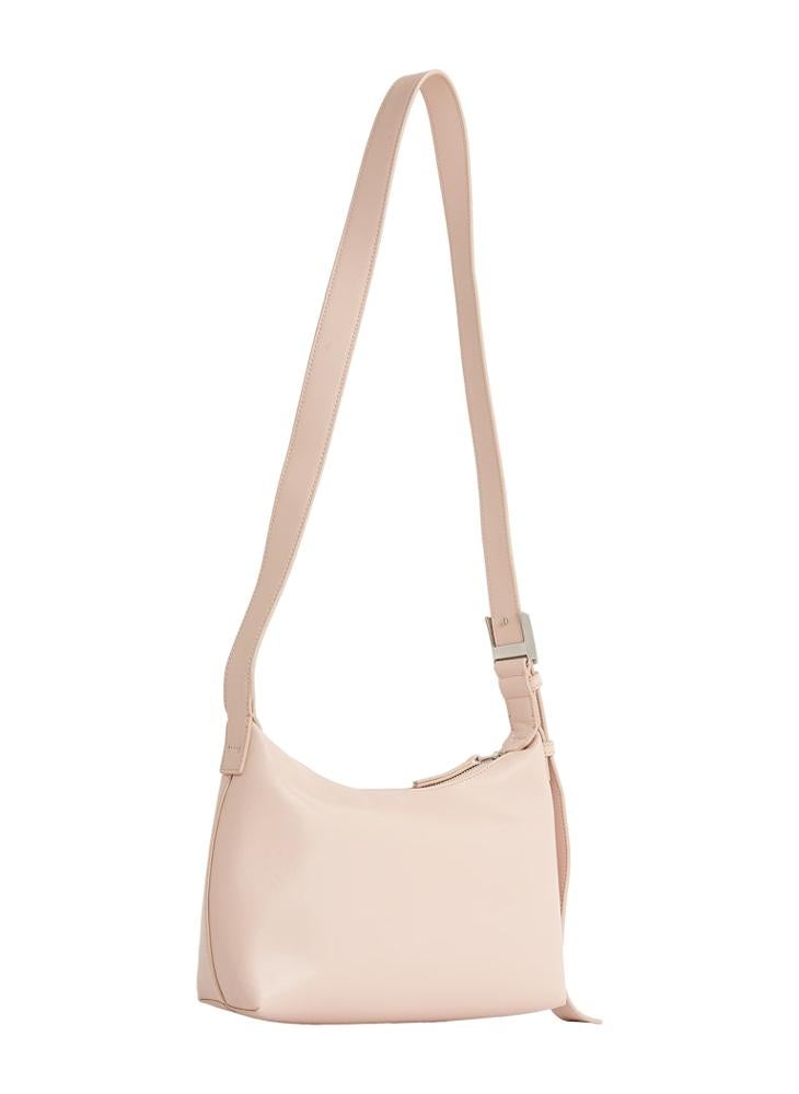 buy-calvin-klein-medium-crossbody-bag-with-hardware-strap_vxz