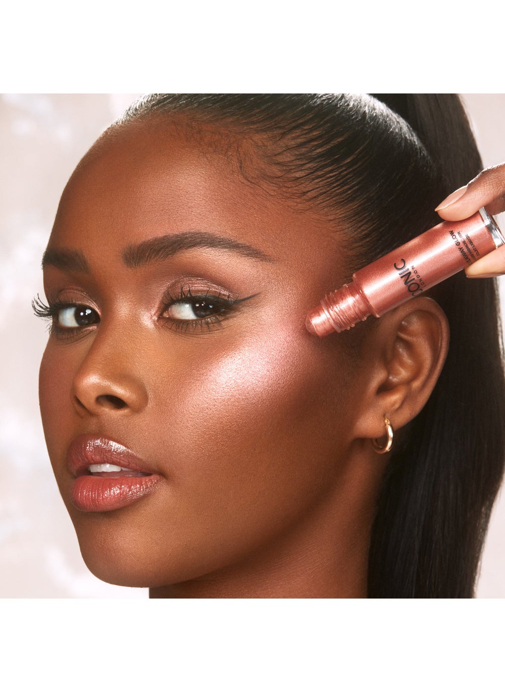 buy-iconic-london-rollaway-glow-liquid-rose-potion_t1v