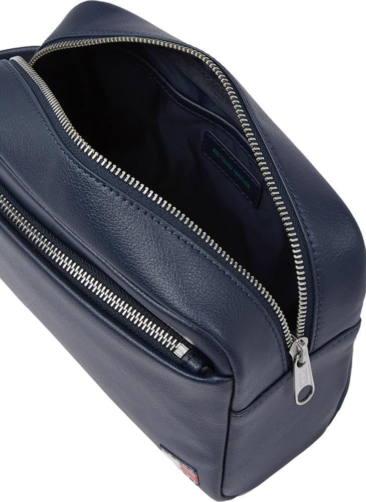 buy-tommy-jeans-heritage-leather-wash-bag_sgq