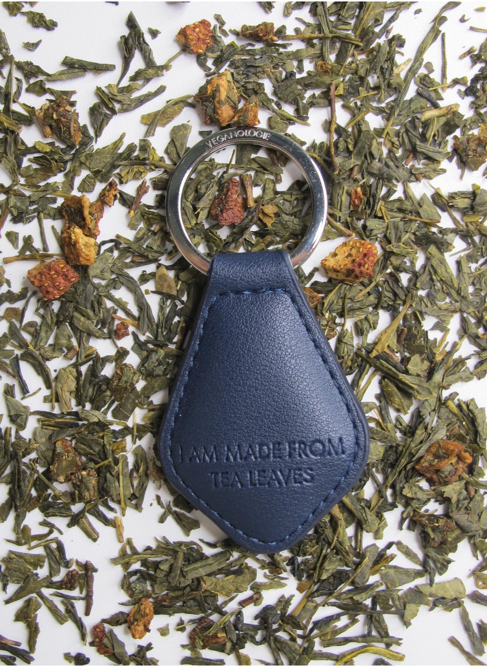 buy-veganologie-keyring-in-indigo-made-from-wastea-tea-leather_y1k