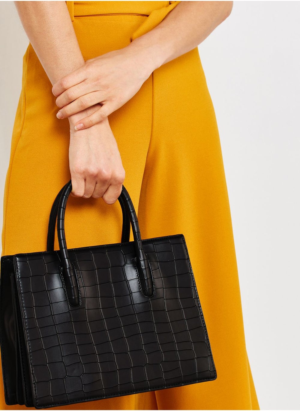 buy-ella-textured-tote_q83