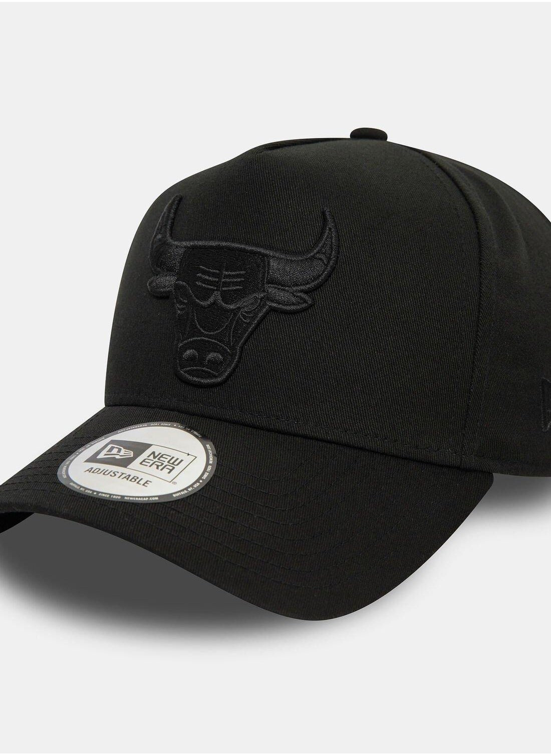buy-new-era-men-s-nba-chicago-bulls-monochrome-e-frame-cap_w3c