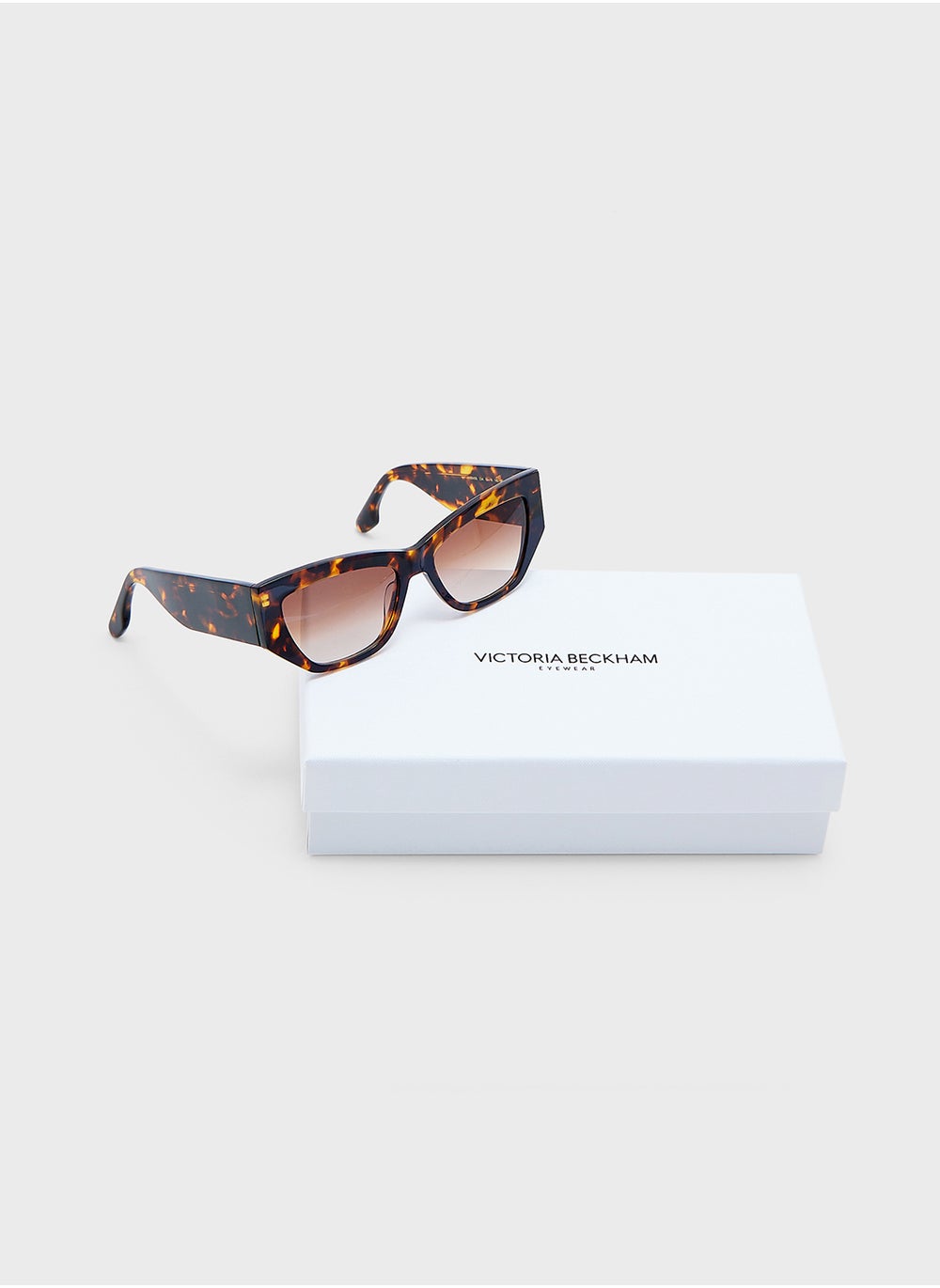 buy-victoria-beckham-cat-eye-sunglasses_qam