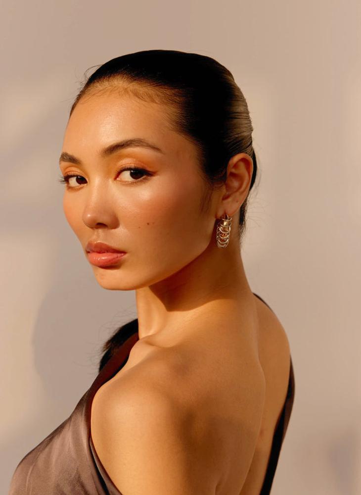 buy-noya-stella-circle-hoop-earrings-18k-gold-plated_oij