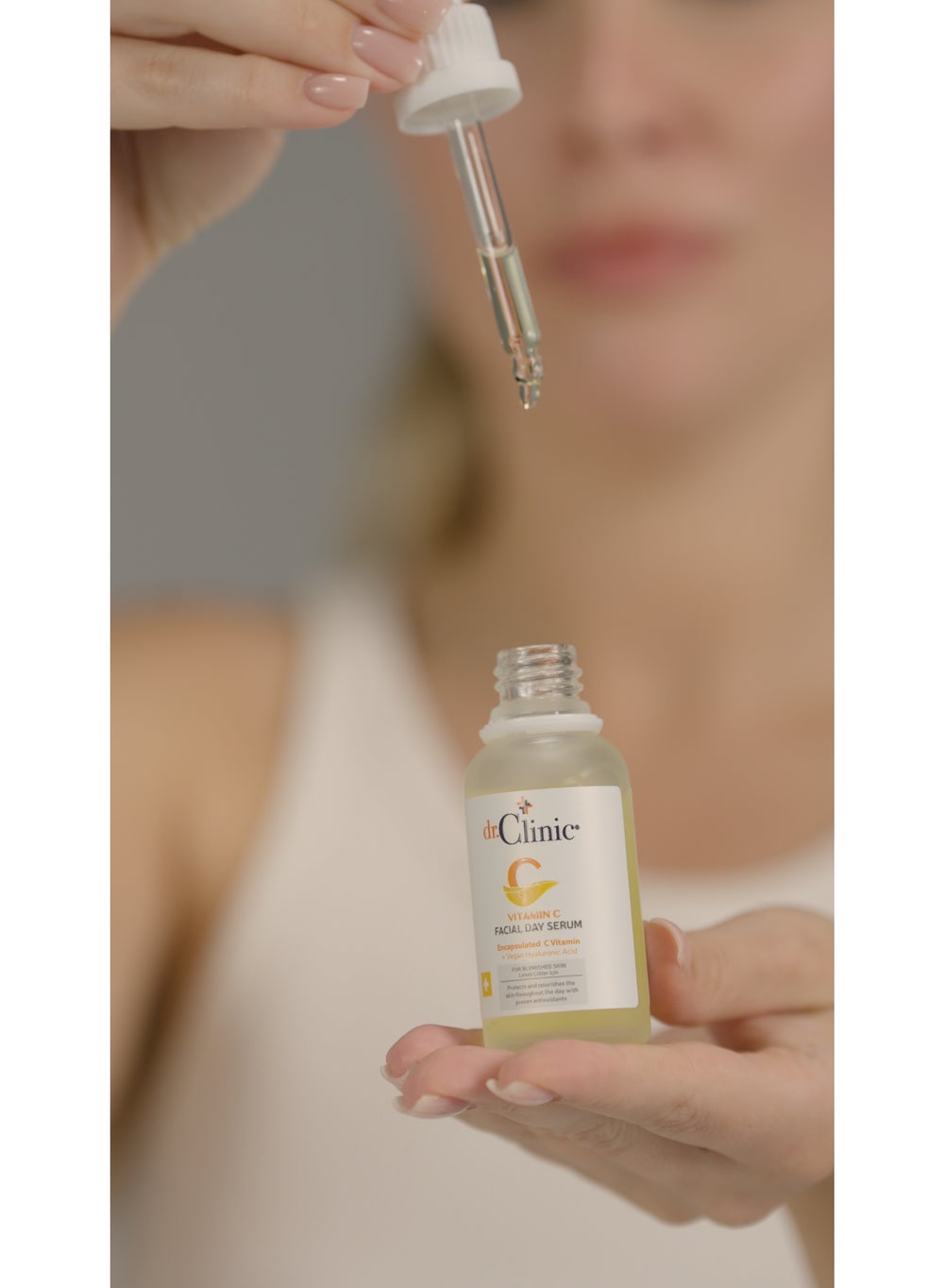 buy-dr-clinic-dr-clinic-vitamin-c-facial-day-serum-brightening-anti-pigmentation-liposomal-vitamin-c-hyaluronic-acid-radiant-glow-even-skin-tone-30-ml_du2