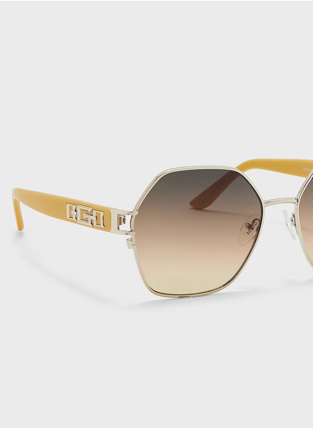 buy-guess-oversized-shape-sunglasses_jdy