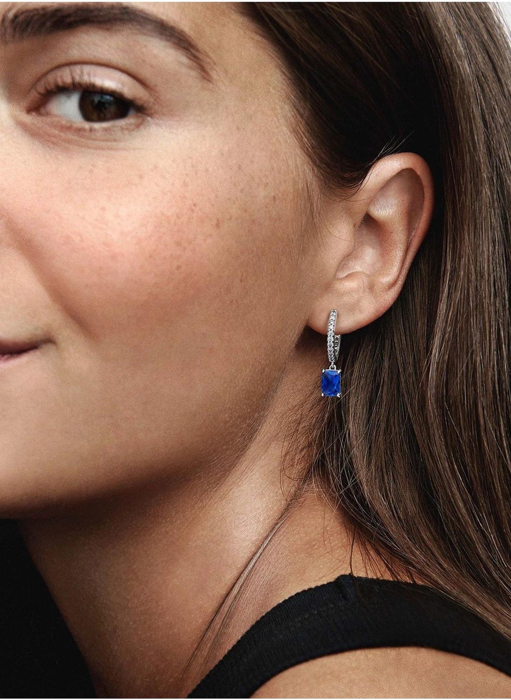 buy-pandora-blue-rectangular-sparkling-hoop-earrings_qsa
