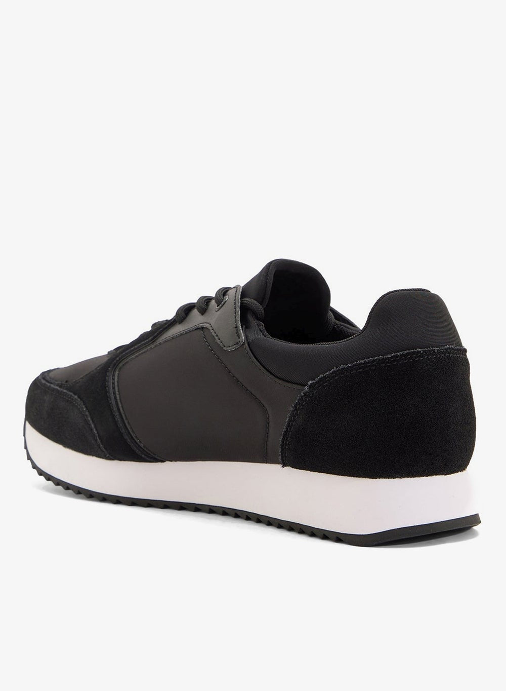 buy-calvin-klein-jeans-hanoi-low-top-sneakers_x8r