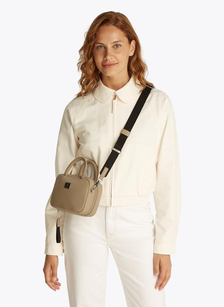 buy-tommy-jeans-american-cool-trunk_igu