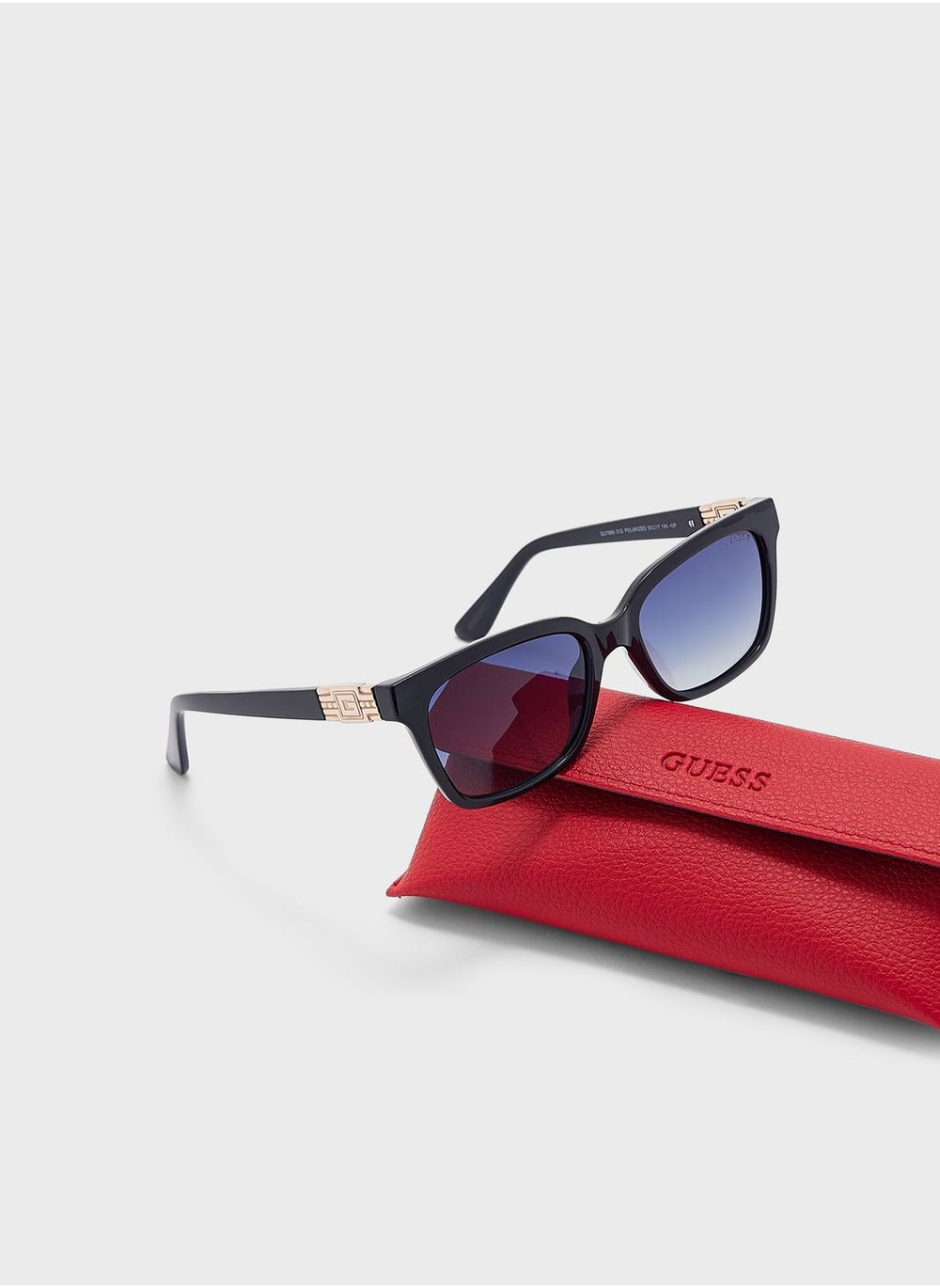 buy-guess-wayfarers-sunglasses_g80