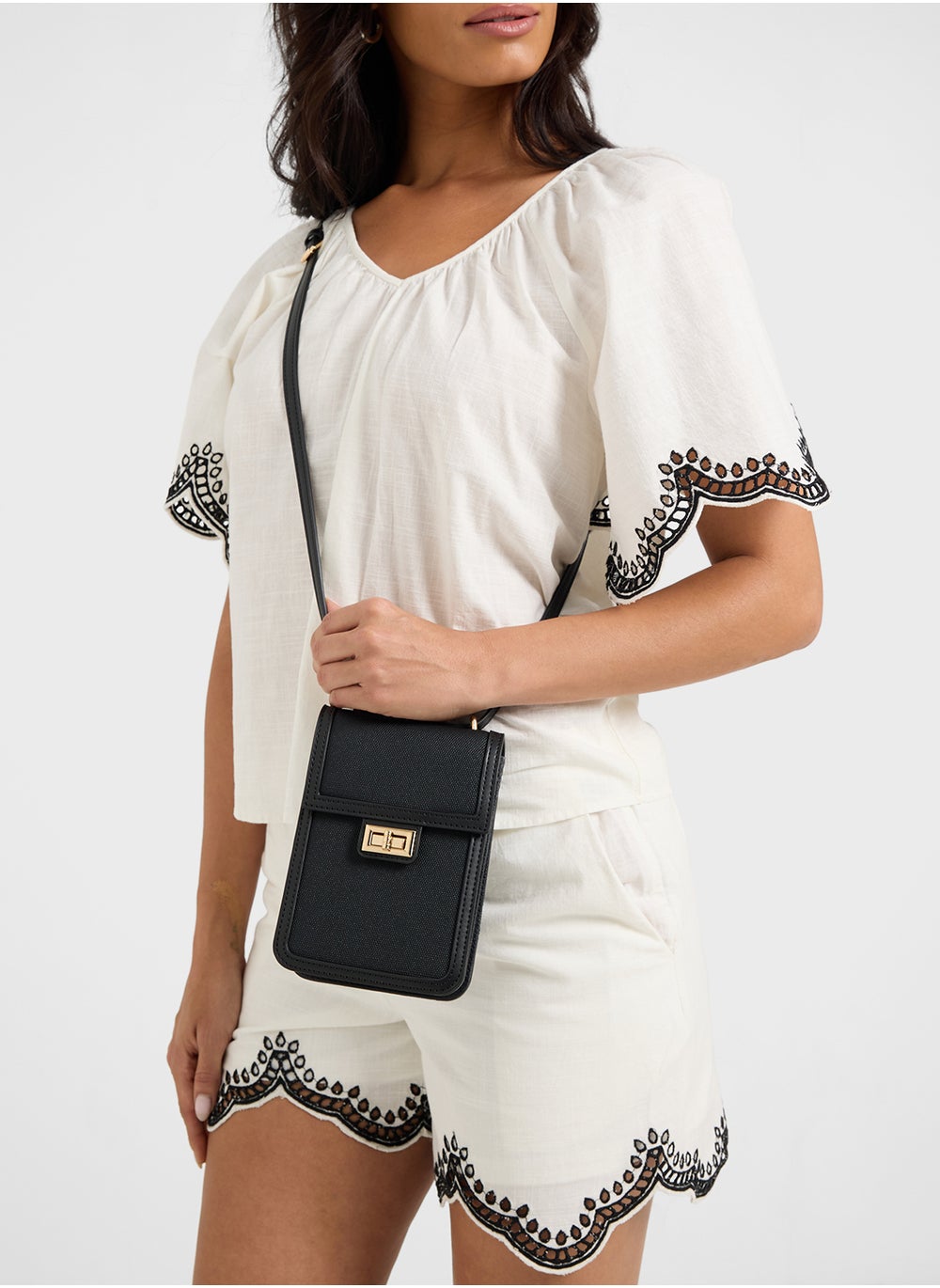 buy-ella-phone-crossbody_vky
