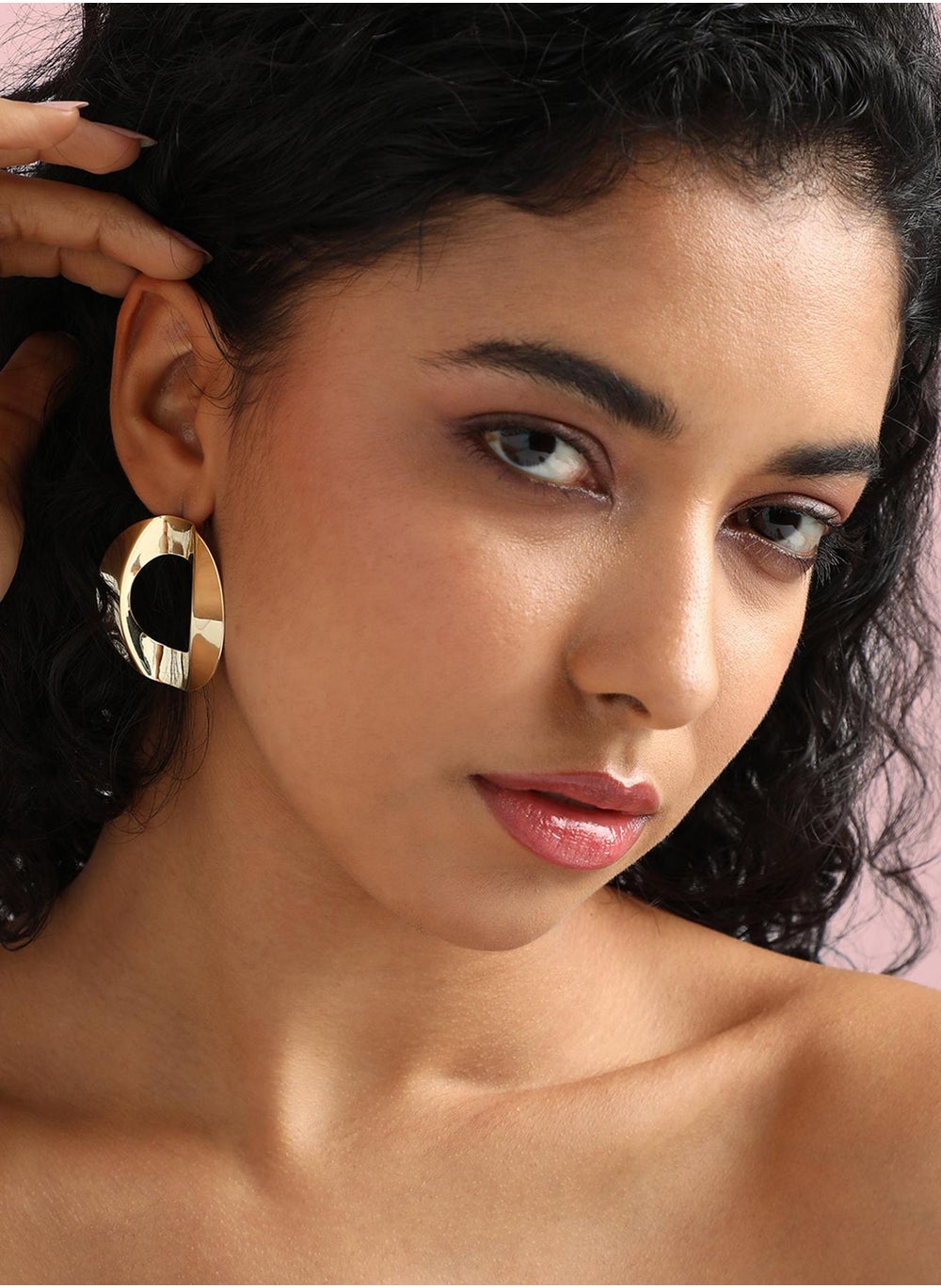 buy-sohi-twisted-circular-drop-earrings_9da