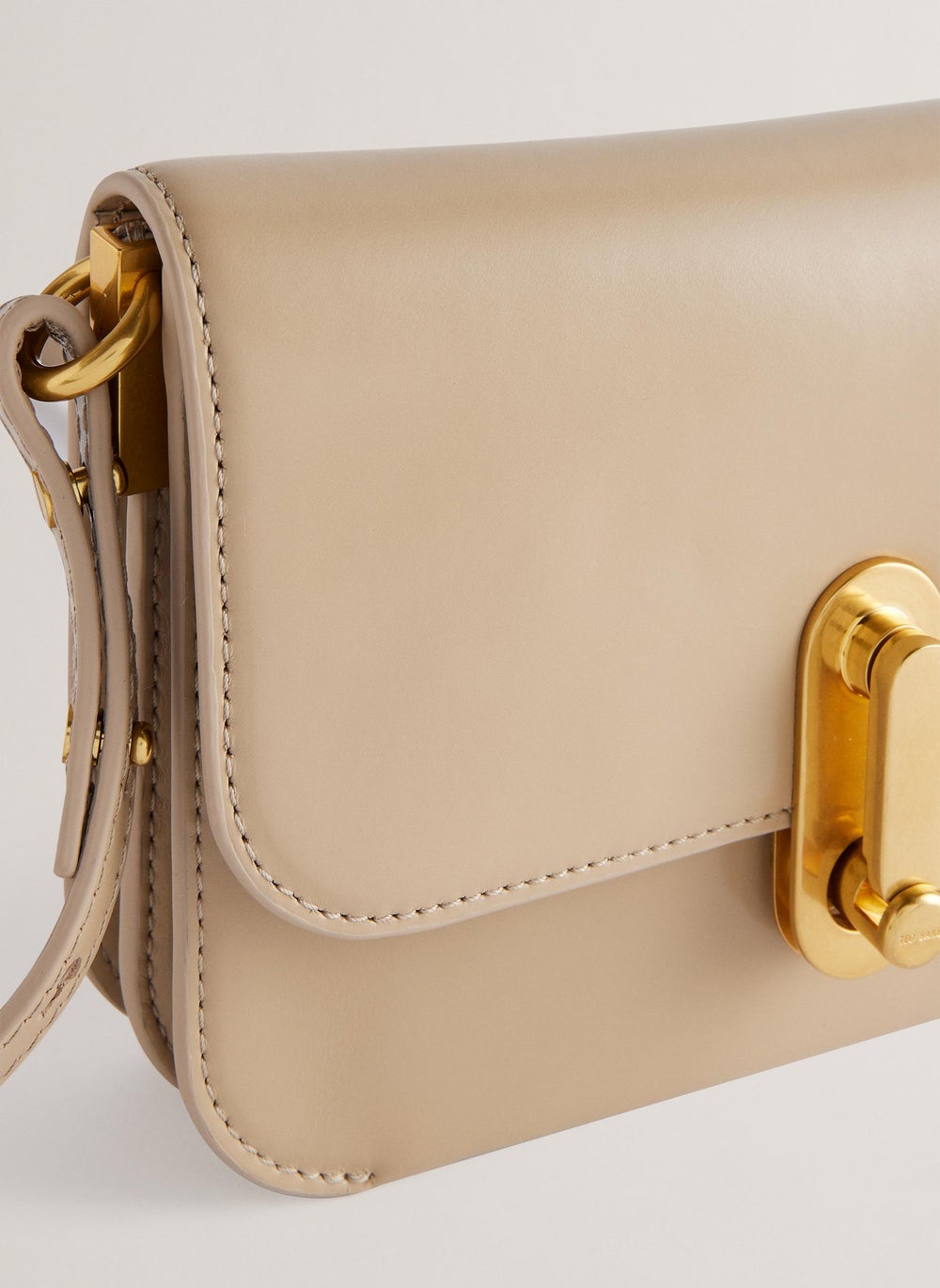 buy-ted-baker-flap-over-chain-detailed-crossbody_4sq