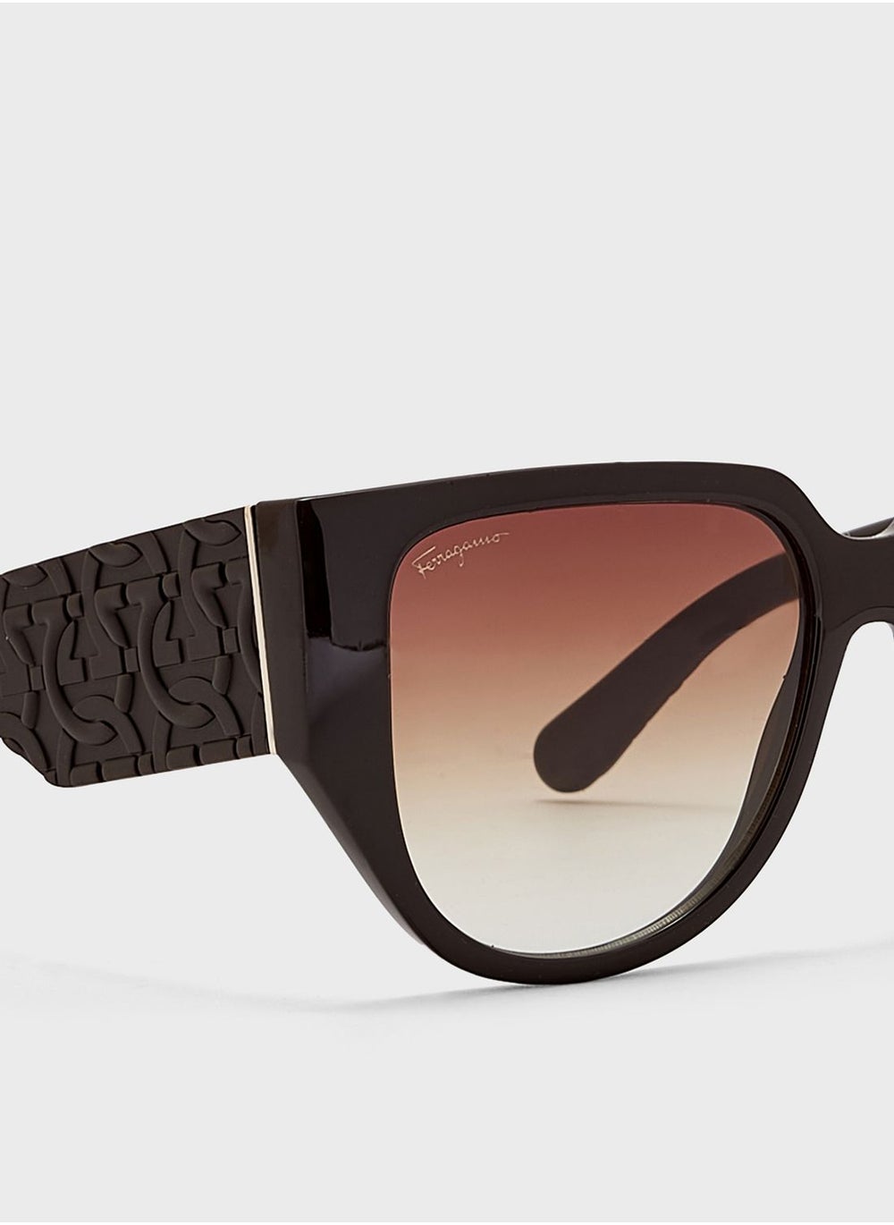 buy-salvatore-ferragamo-tea-cup-shape-sunglasses_md1