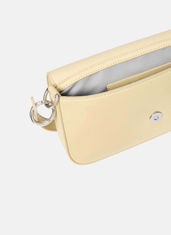 buy-calvin-klein-jeans-logo-detailed-flap-over-shoulder-bag_df7