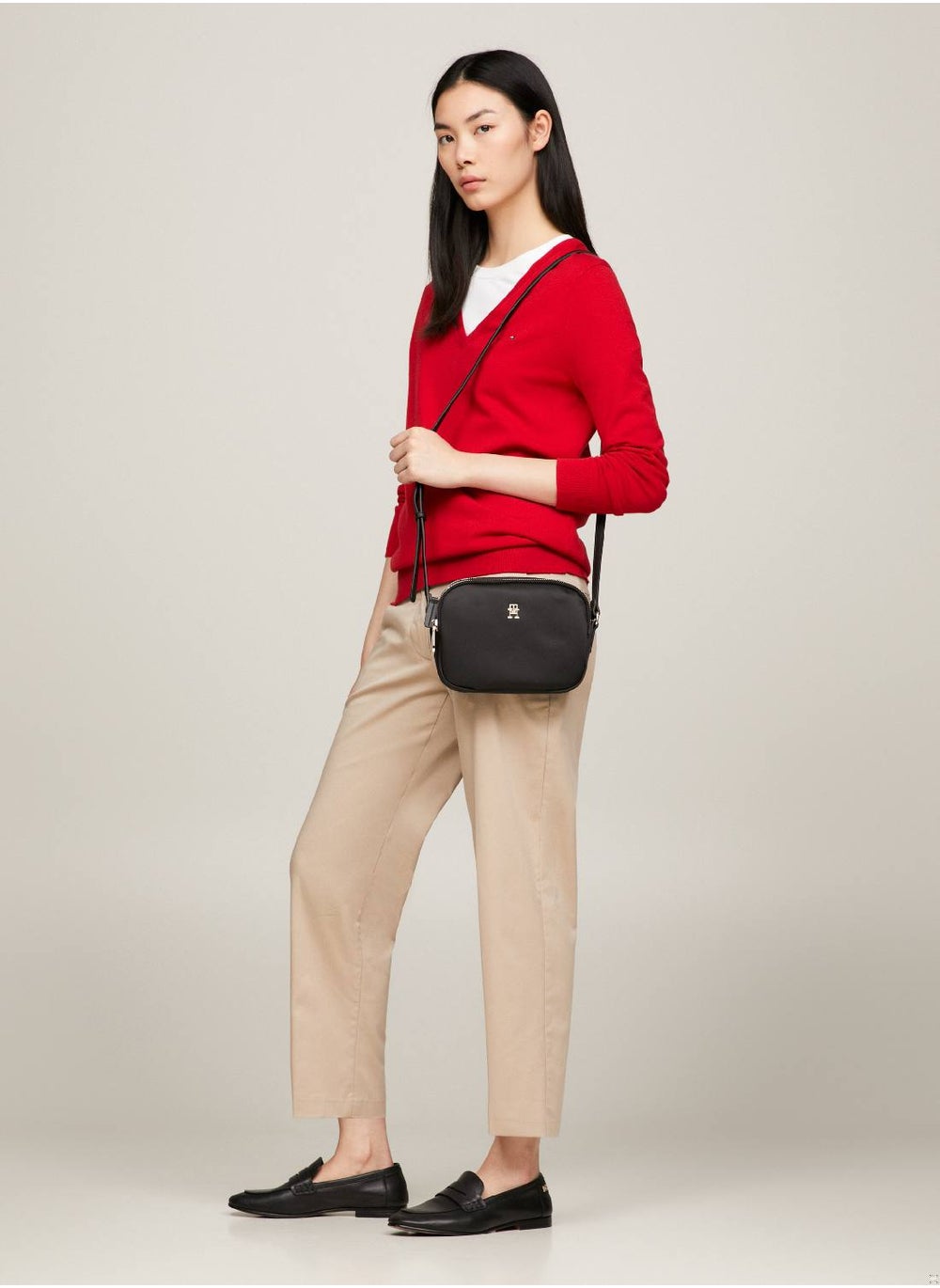 buy-tommy-hilfiger-poppy-th-crossover-bag_yqe