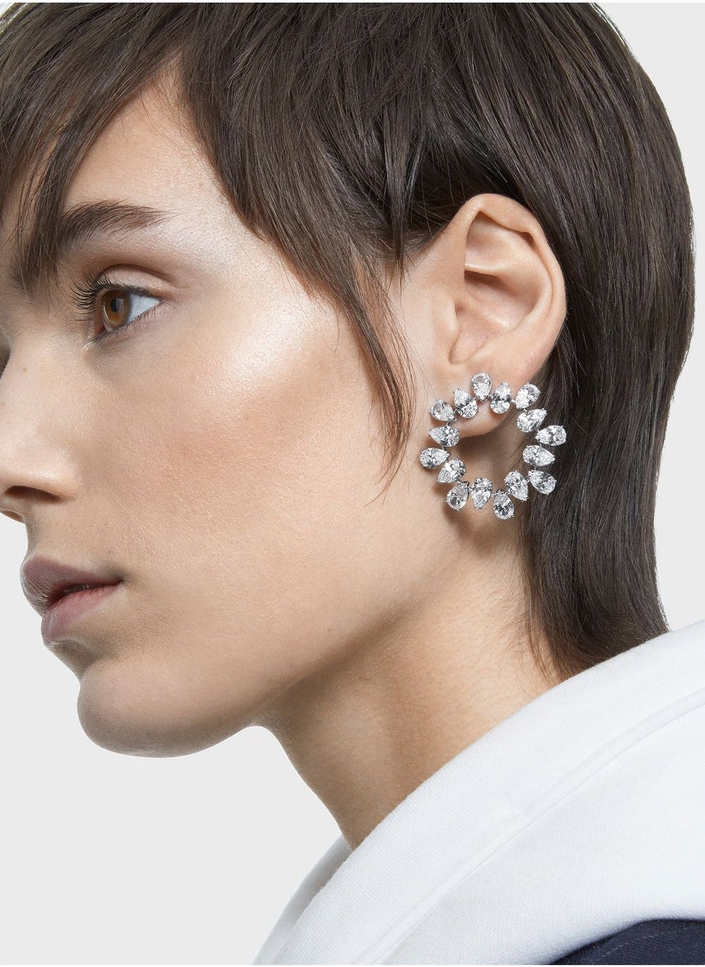 buy-swarovski-millenia-circle-earrings_0wz