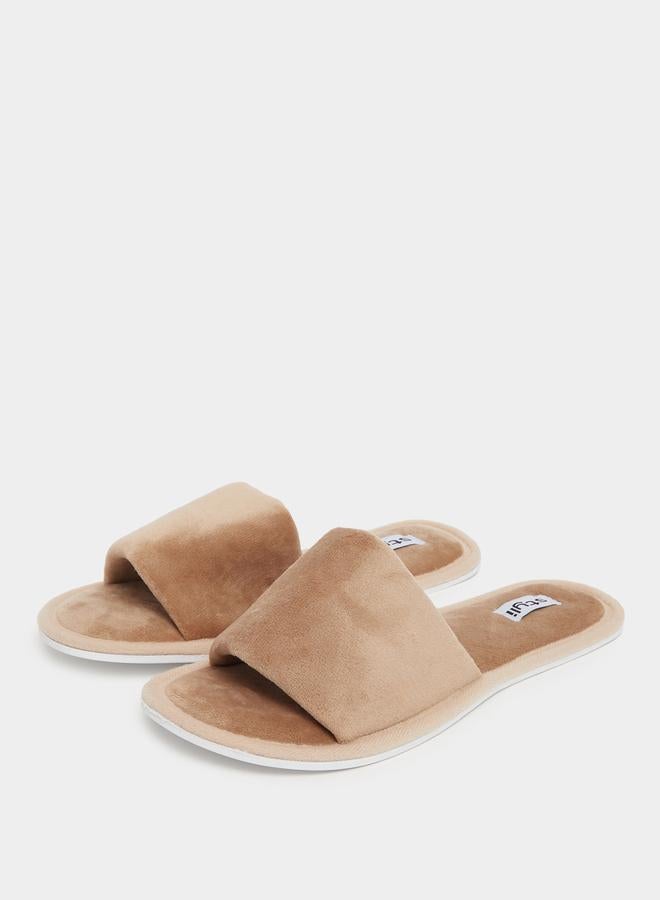 buy-styli-styli-textured-slip-on-slippers_zvh