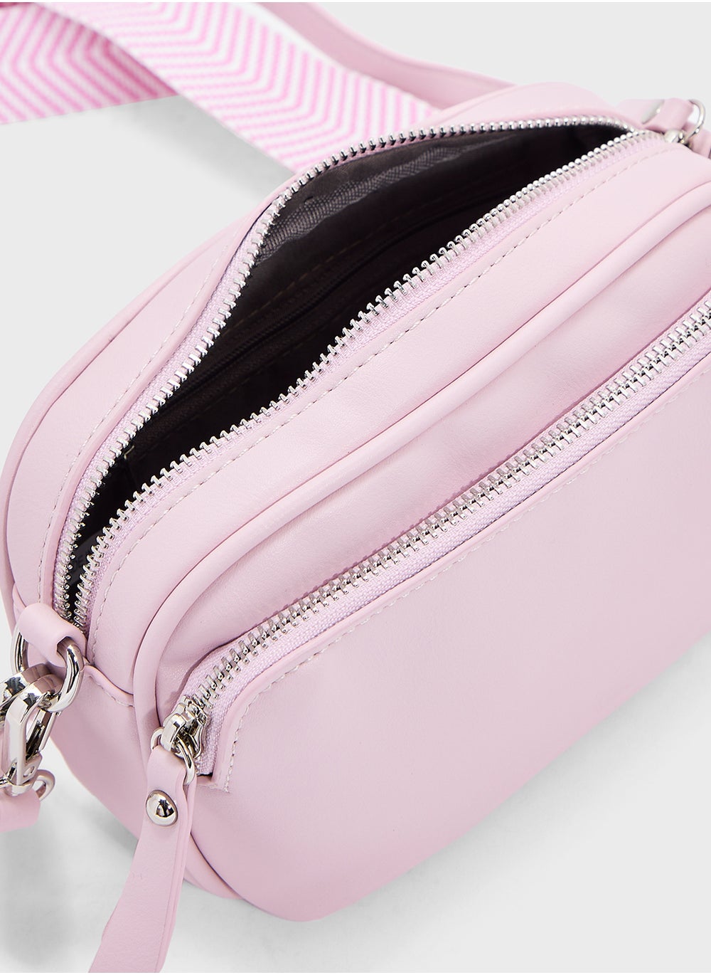 buy-ginger-multi-pocket-crossbody-with-2-straps_ek4