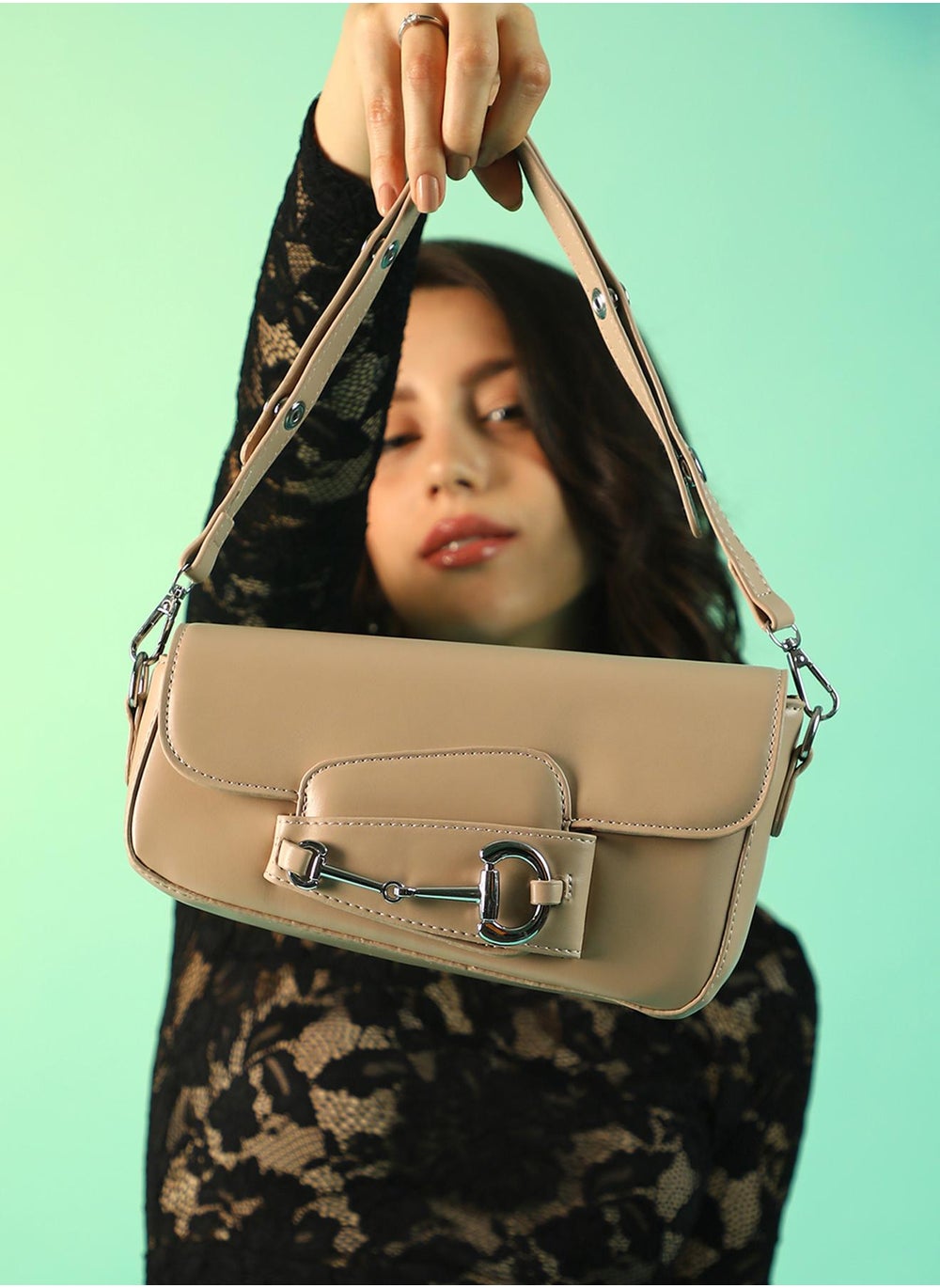 buy-haute-sauce-the-asymmetric-link-shoulder-bag_6nj