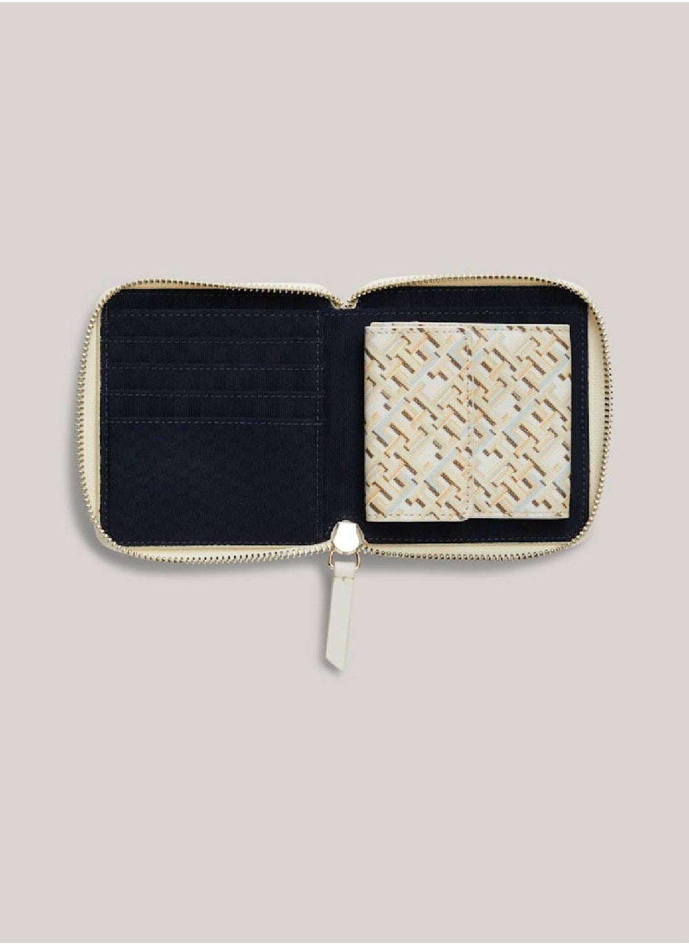 buy-tommy-hilfiger-zip-around-coin-wallet_zhs