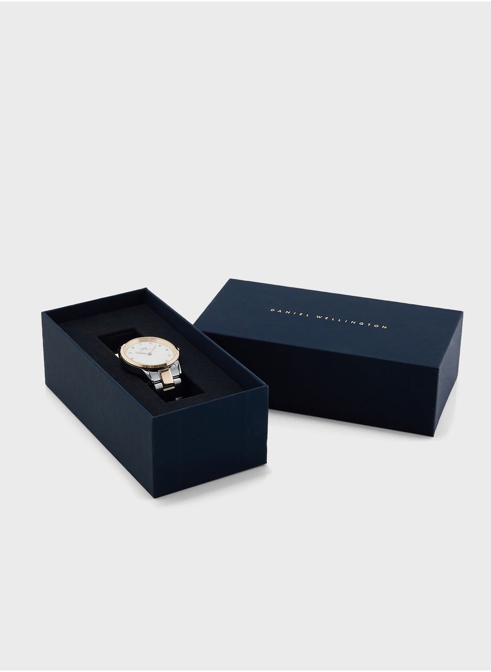 buy-daniel-wellington-iconic-steel-strap-analog-watch_byk