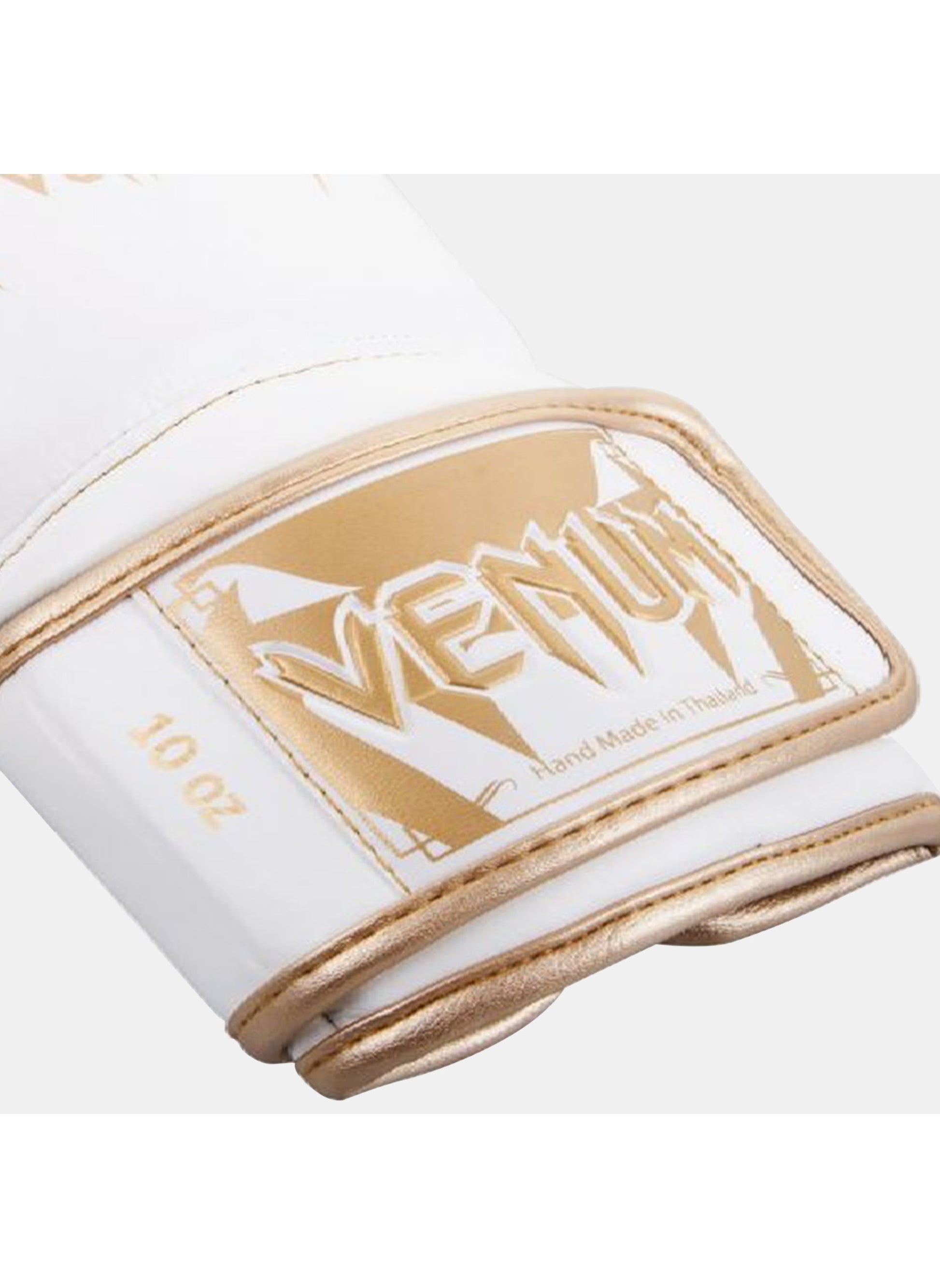 buy-venum-giant-3-0-boxing-gloves-16-oz_4ag