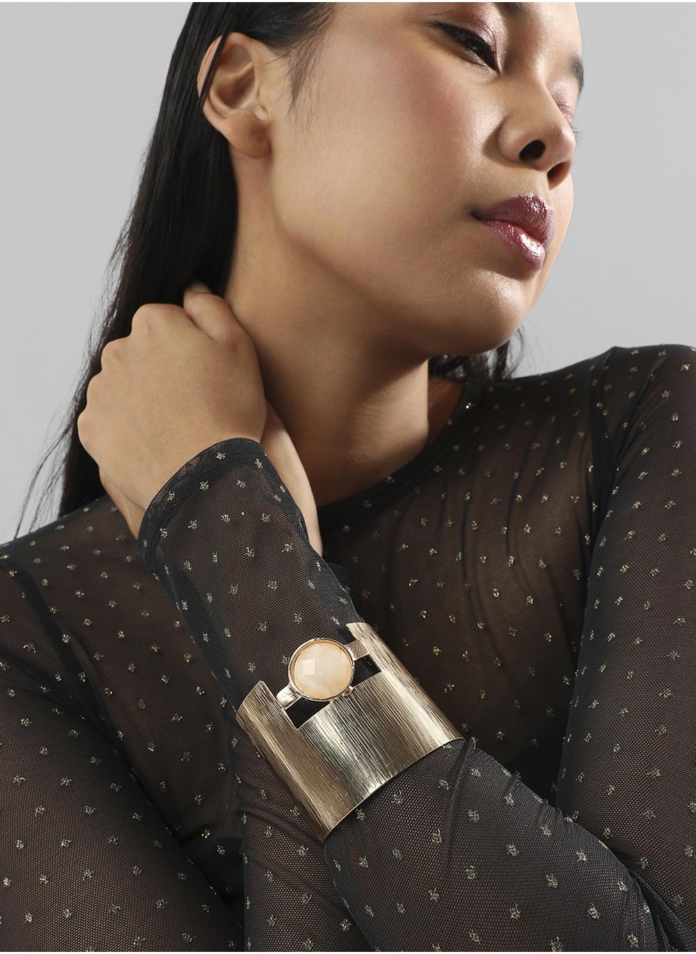 buy-sohi-metallic-moonlight-statement-bracelet_snx