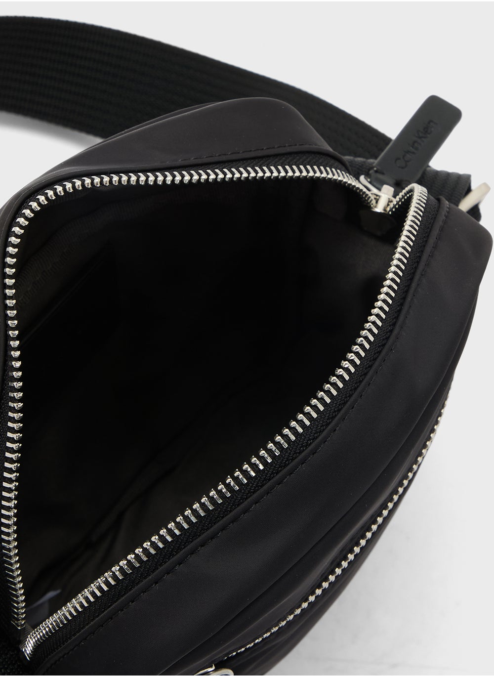buy-calvin-klein-casual-reporter-bag_ynx