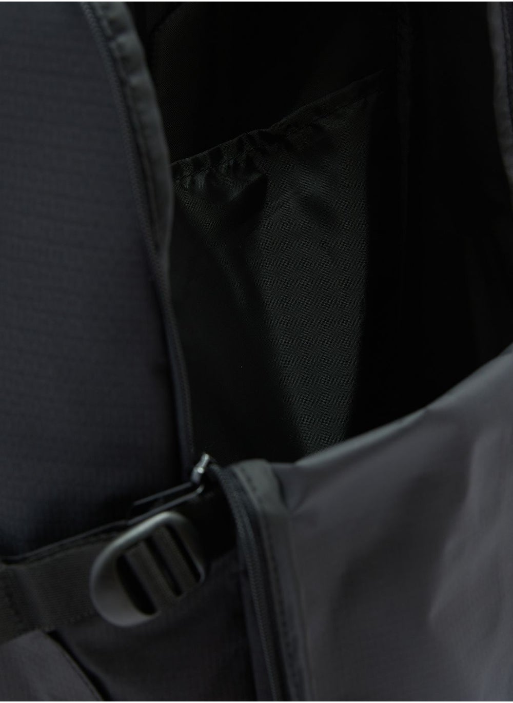 buy-adidas-essential-3-stripe-backpack_qcc