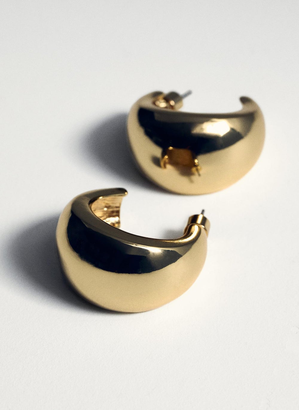 buy-mango-volume-hoop-earrings_8p9