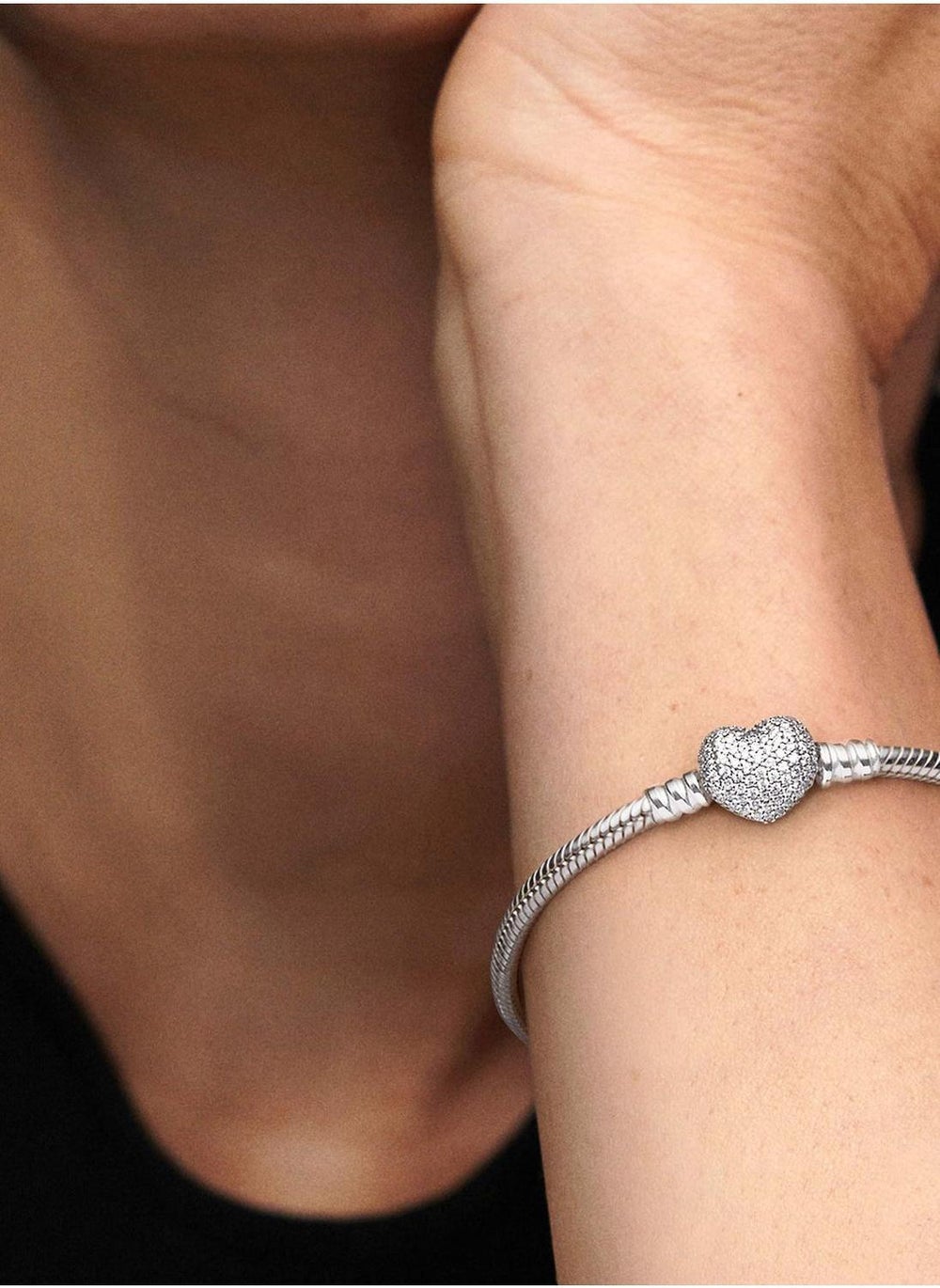 buy-pandora-moments-sparkling-heart-snake-chain-bracelet_naq