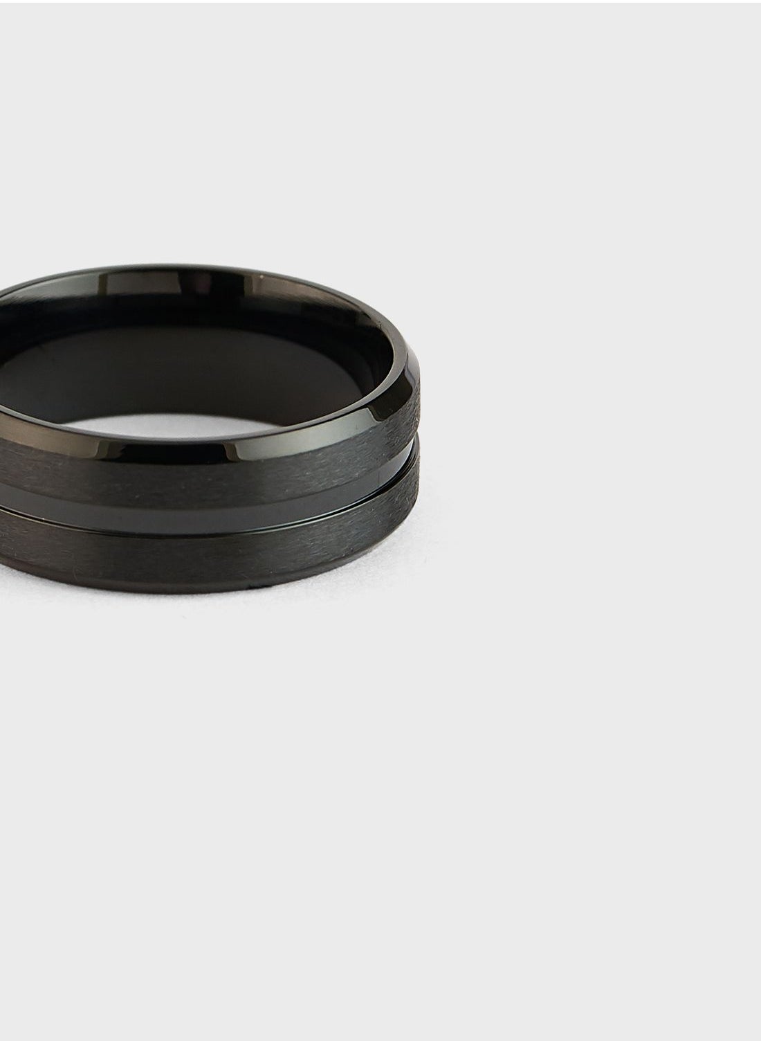 buy-seventy-five-stripe-texture-ring_9bt