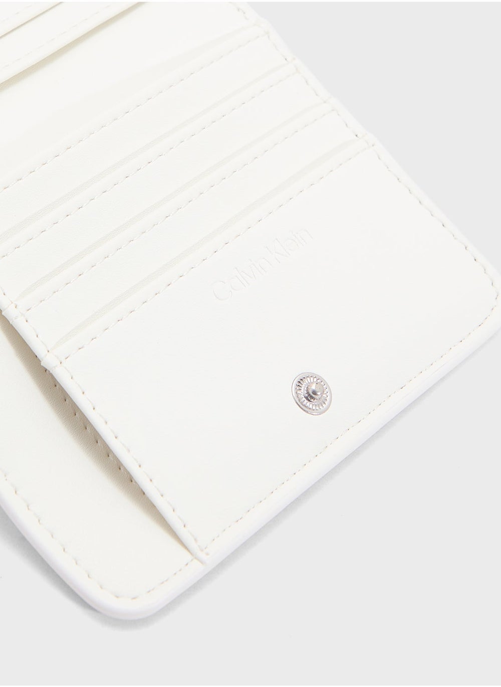 buy-calvin-klein-medium-zip-wallet_4po
