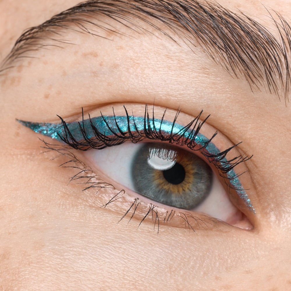 buy-catrice-space-glam-liquid-effect-eyeliner-030_oii