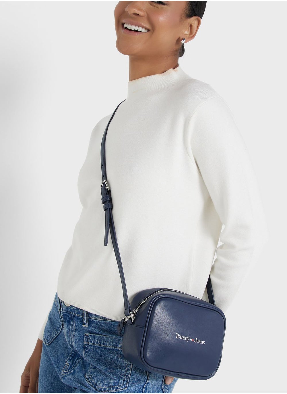 buy-tommy-hilfiger-zip-around-crossbody_59e