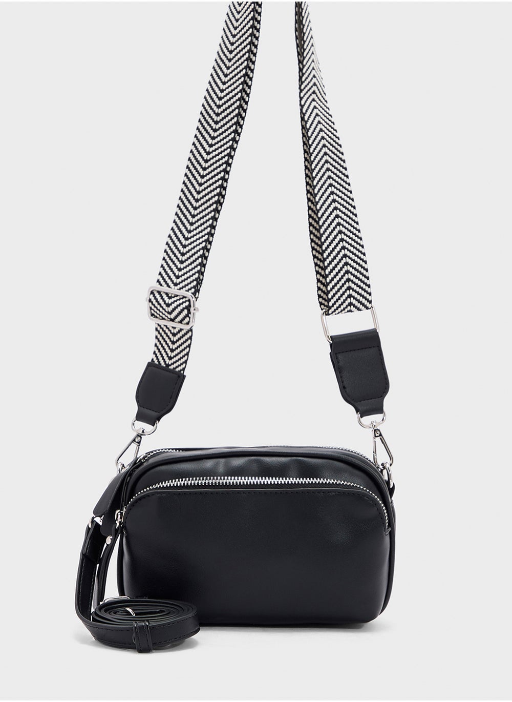buy-ginger-multi-pocket-crossbody-with-2-straps_bvf
