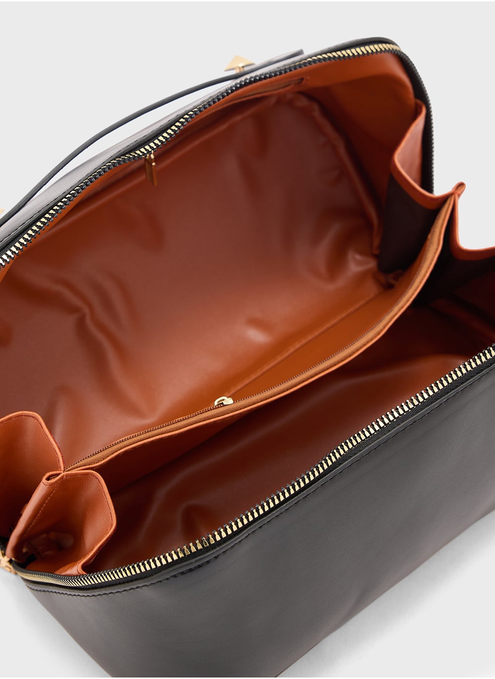 buy-ella-minimalistic-cosmetic-bag_mzl