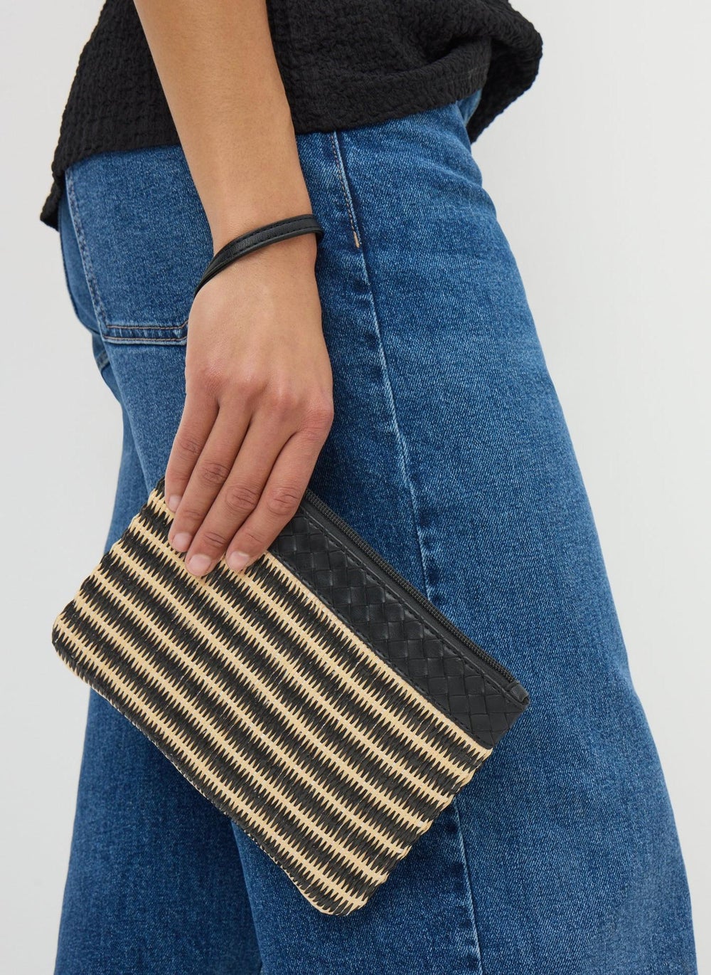buy-matalan-black-straw-purse_3pl